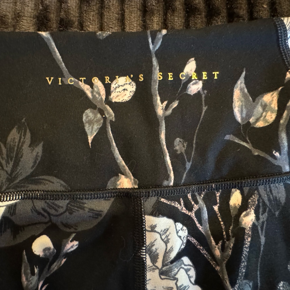 Victoria’s Secret leggings size 6